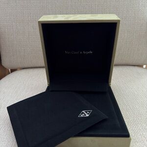 Van Cleef & Arpels Large Earrings Jewelry Box